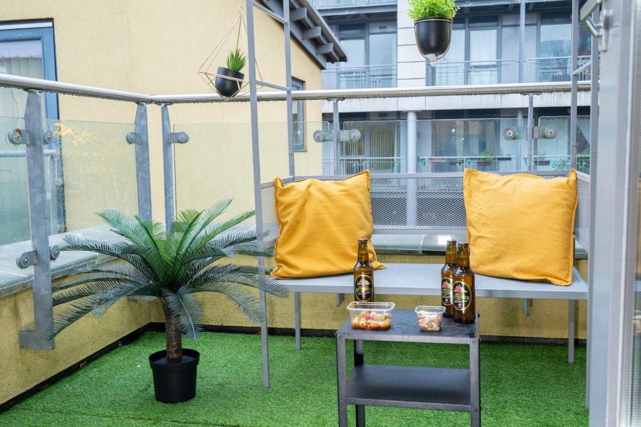 Luxe Place - Netflix & Workspace For 6 Birmingham Exterior foto